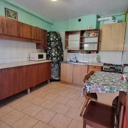 Goscinne Wiejska 11 *