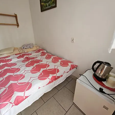 ホームステイ Goscinne Wiejska 11 ウストロニエ・モルスキエ