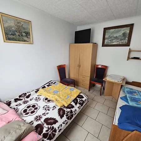 Goscinne Wiejska 11
